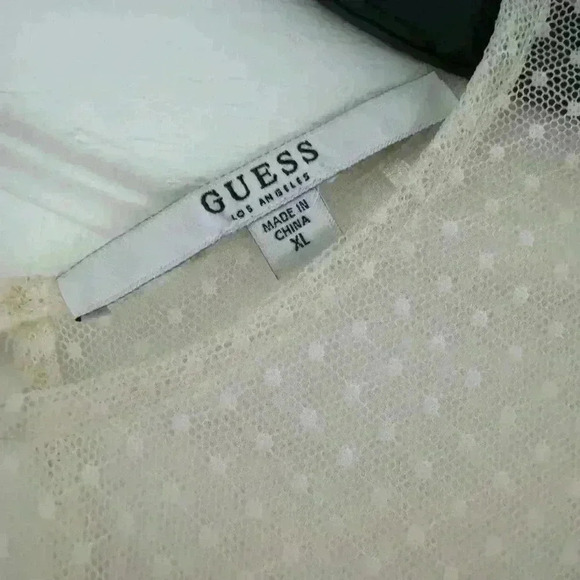 Guess beautiful top. Hardly worn. Spring/summer season start - Picture 7 of 11